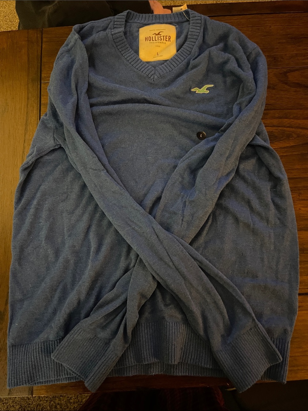 Hollister Men's Slate Blue V-Neck Sweater